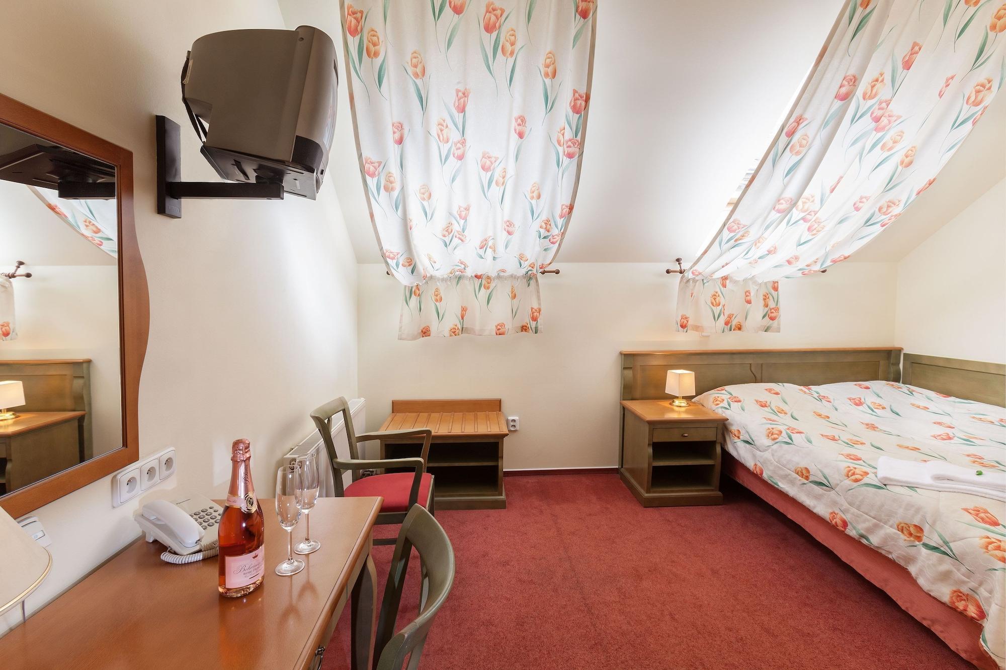 Hotel Augustus Et Otto Prague Exterior photo